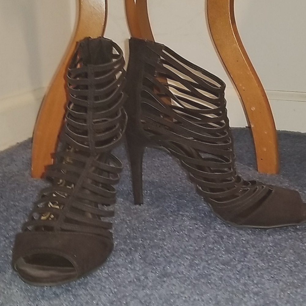 Brash strapped Heels